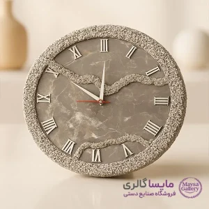 ساعت دیواری نقره ای